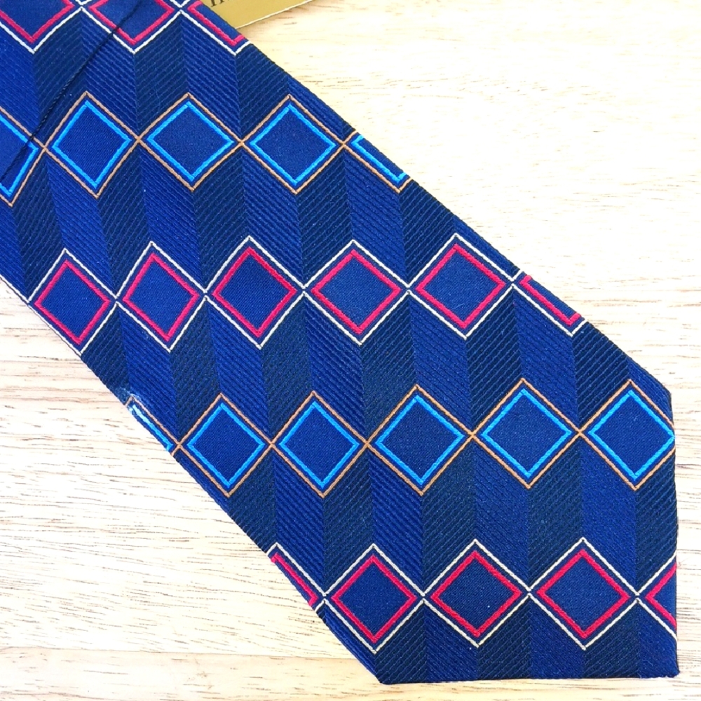 Bold Blue and Red Geometric Tie
